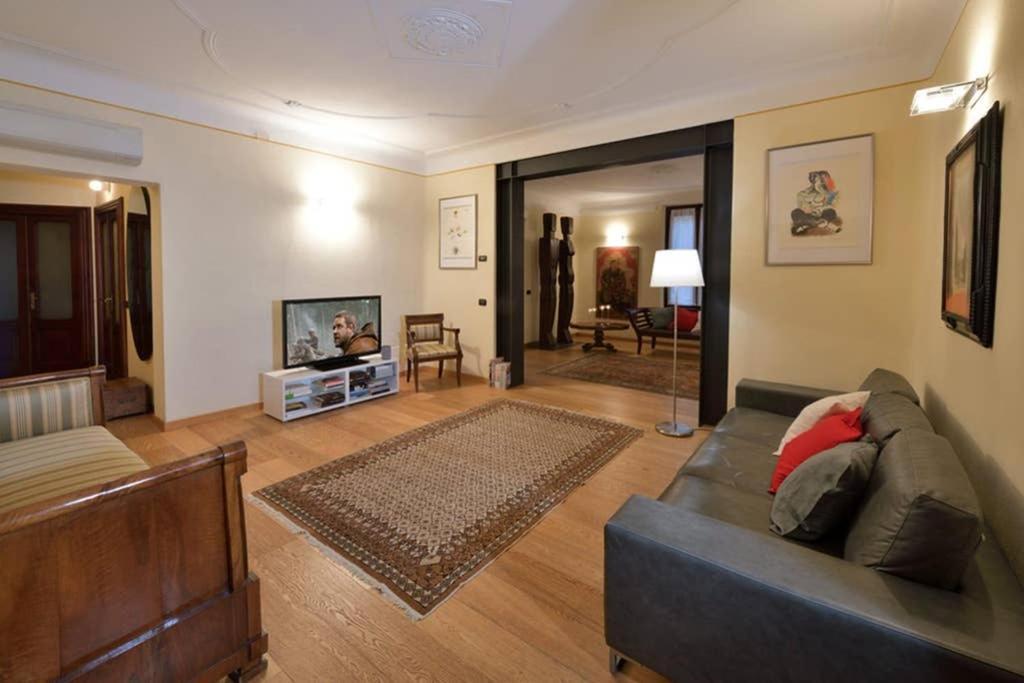 C-Rooms, Residenza Correggio Parma Kültér fotó